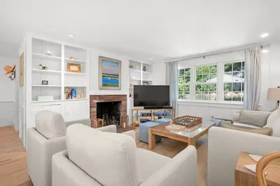 Image de Walk to Hardings Beach and private association beach, newly refreshed