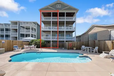 Image de Oceanfront, Updated, Heated Pool, Elevator, Clean, Near Boardwalk, Shops, Dining