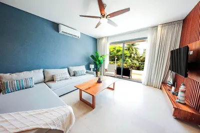 Image de Apt CoatĂ: Balcony & Shared Pool