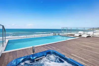 Image de Breathtaking Ocean Views From Luxury Modern Escape!