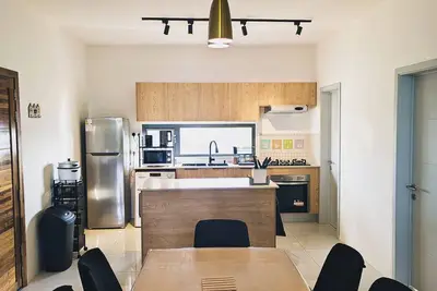 Image de Soothing 3-bedroom apartment in Highland Rose with a magnificent mountain view.