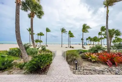 Image de Oceanfront Paradise Retreat! Outdoor Pool, Pets Allowed, Near Coral Bay Marina