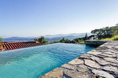 Image de Maison de vacances privée avec climatisation, piscine privée, Wifi, Tv, vue panoramique, parking