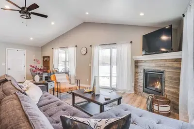 Image de Charming Cabin by Tagalong Golf Course