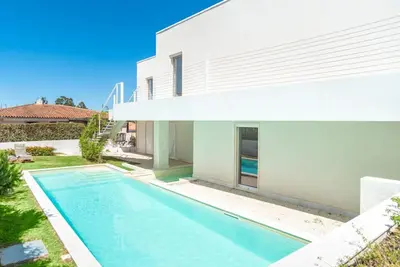 Image de New! Stunning Modern Apartment with Swimming Pool