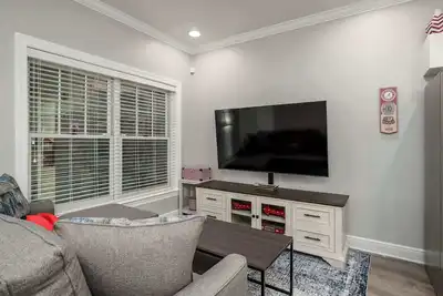 Image de Kickoff Condo- Prime Location- Walk to Ua/Strip