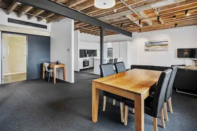Image de Gibson's Mill waterfront warehouse apartment - 101