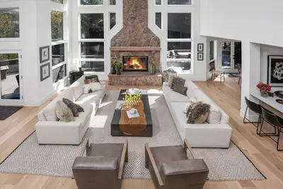 Image de Spectacular single family home within the private ski resort of Beaver Creek! !