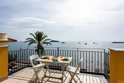 Image de Naxos Bay View with Terrace by Wonderful Italy