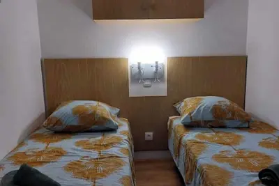 Image de 2 Pièces 4 pers. 50 m de la Mer, Clim, Wifi, Parking, Piscine.