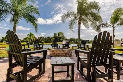 Image de Golfing, swimming and a friendly secure community (55+)