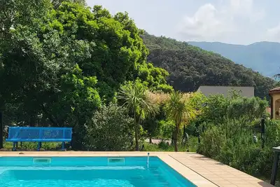 Image de Chambre d'Hôtes avec petit déjeuner, cuisine et piscine en été!