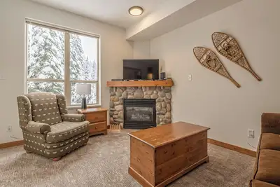 Image de Cozy 2 bedroom/1 bathroom condo steps away from the skiway & Silver Queen Chair