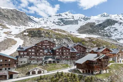 Image de 2ème étage, piscine, balcon, cheminée ou poêle à bois, télévision, casier à ski, 64m², Val Thorens