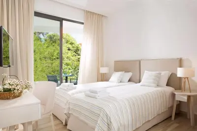 Image de Dazzling Crete Villas | Villa Nerida | Private Swimming Pool | Outdoor Lounge Area | Proximity to the Kalamaki Beach | 4 Bedrooms | Chania