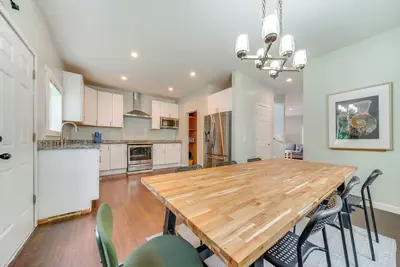 Image de Tukwila Townhome: 12 Mi to Seattle!