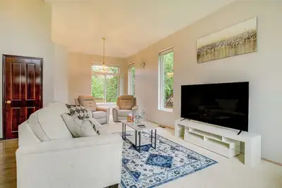 Image de Washington Retreat w/ Yard - Near Seattle!