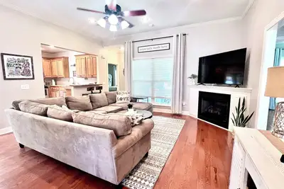 Image de Family Friendly - <1 Mile to Campus