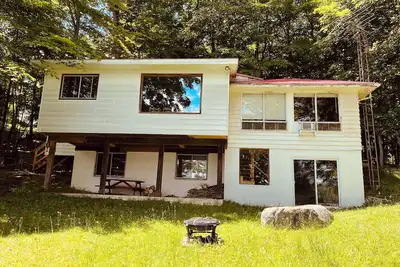 Image de Spacious classic Muskoka cottage