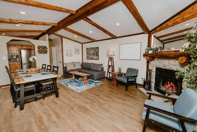 Image de Nice House 10 minutes walk to Slopes large 65\" Tv
