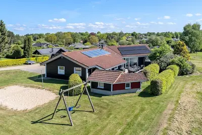 Image de Maison confortable Ă Hejls avec sauna