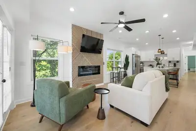 Image de The Hideaway Haven - 3bd Condo w/ King Bed Suite & Free Gated Parking