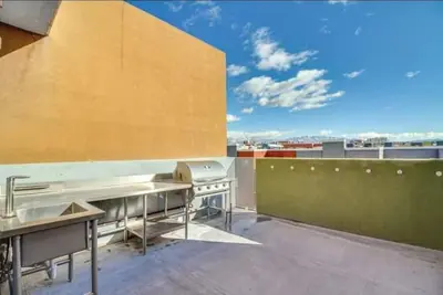 Image de 4story 2bedroom 1. 5bath townhome