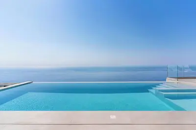 Image de Brand new! Incredible seaviews!