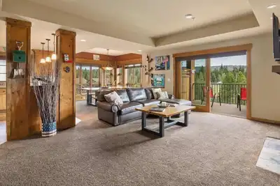 Image de Top Floor Views | w/ Hot Tub | Golf Course