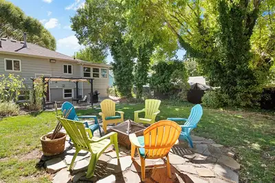 Image de Huge Fenced Yard w\/Firepit Near Ski Resorts & Airport! Private Yoga Suite!