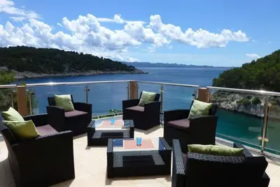 Image de Appartements Ivano (104001-A1) - Milna - île de Brac