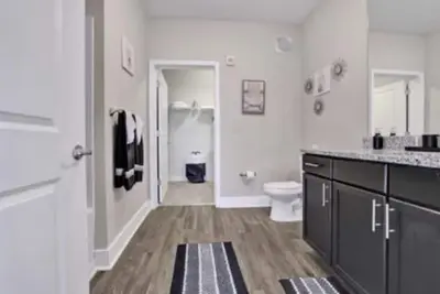 Image de Cozy 1-bedroom apartment in charming Birmingham with WiFi, Ac