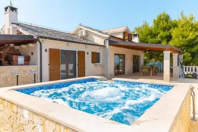 Image de Maison Kristiana (108451-K1) - Supetar - île de Brac