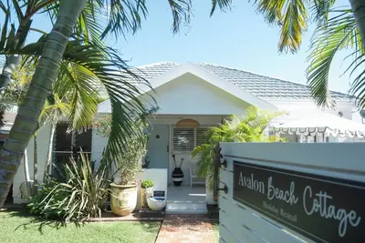 Image de Avalon Beach Cottage, private, 100m to the beach.