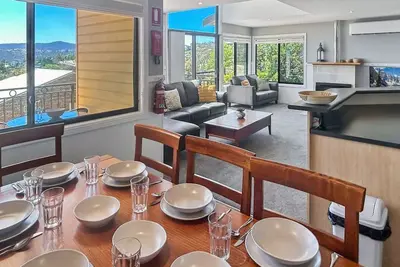 Image de Dromaius 7 amazing lake and mountain views with double garage