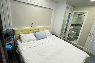 Image de 1 Bedroom Washing Machine Swimming Pool View