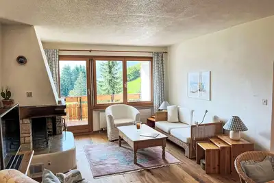 Image de Joli appartement avec piscine, Wifi, Tv, balcon, animaux admis, vue panoramique et parking