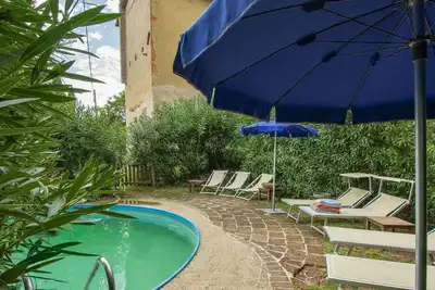Belle maison de vacances privée avec piscine privée, Wifi, Tv, patio, animaux admis et parking