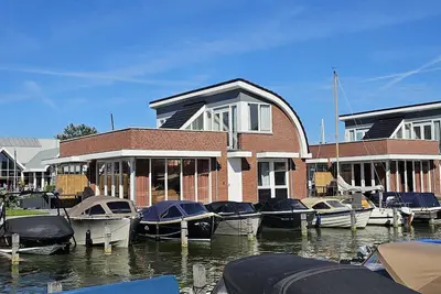Image de New water villa, located in the marina of Uitgeest