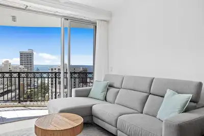 Image de Ocean and Lagoon Pool Views from the 12th Floor!
