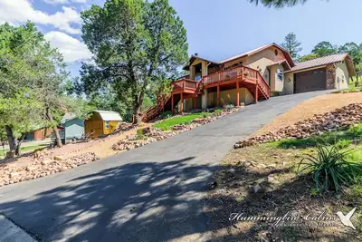 Image de Our Comfy Cabin w/ game room