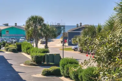Image de Renovated 3br 1ba Duplex (upper unit), Walk to Beach, Ocean View, Sleeps 6