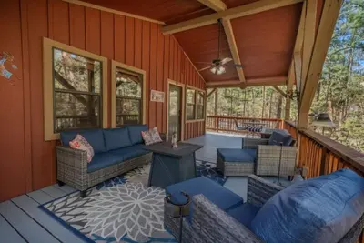 Image de Upper Canyon Cabin, 2 King Beds, Fenced Yard, Wildlife, Dog-friendly!