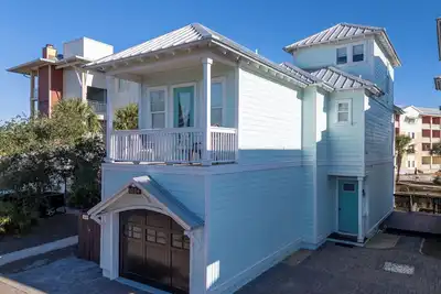 Image de Lovely home in Waterside Village, Mexico Beach fall dates open!