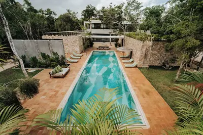 Image de Luxury Private House w/ Pool & Tennis Court, Secluded Jungle Setting near Tulum