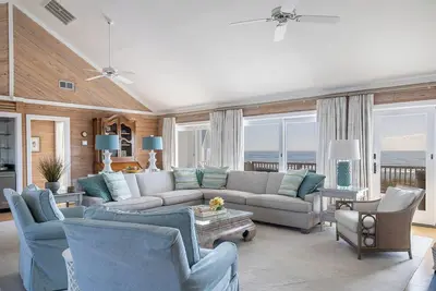 Image de The King's Table - Oceanfront House, 4br, 4. 5ba, Pine Knoll Shores