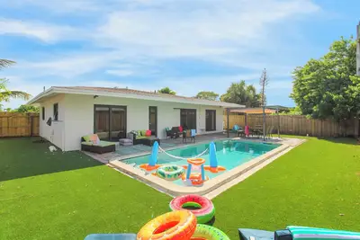 Image de 4-bedroom house central in Pompano Beach with pool!