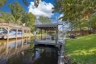 Image de New! Lakefront, Great Location, Pet Friendly