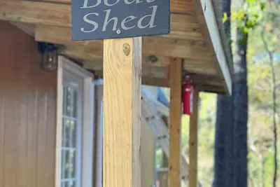 Image de Boat Shed on the Duck Farm