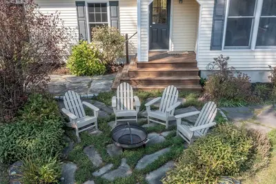 Image de Breathtaking views, fire pit, pond!
